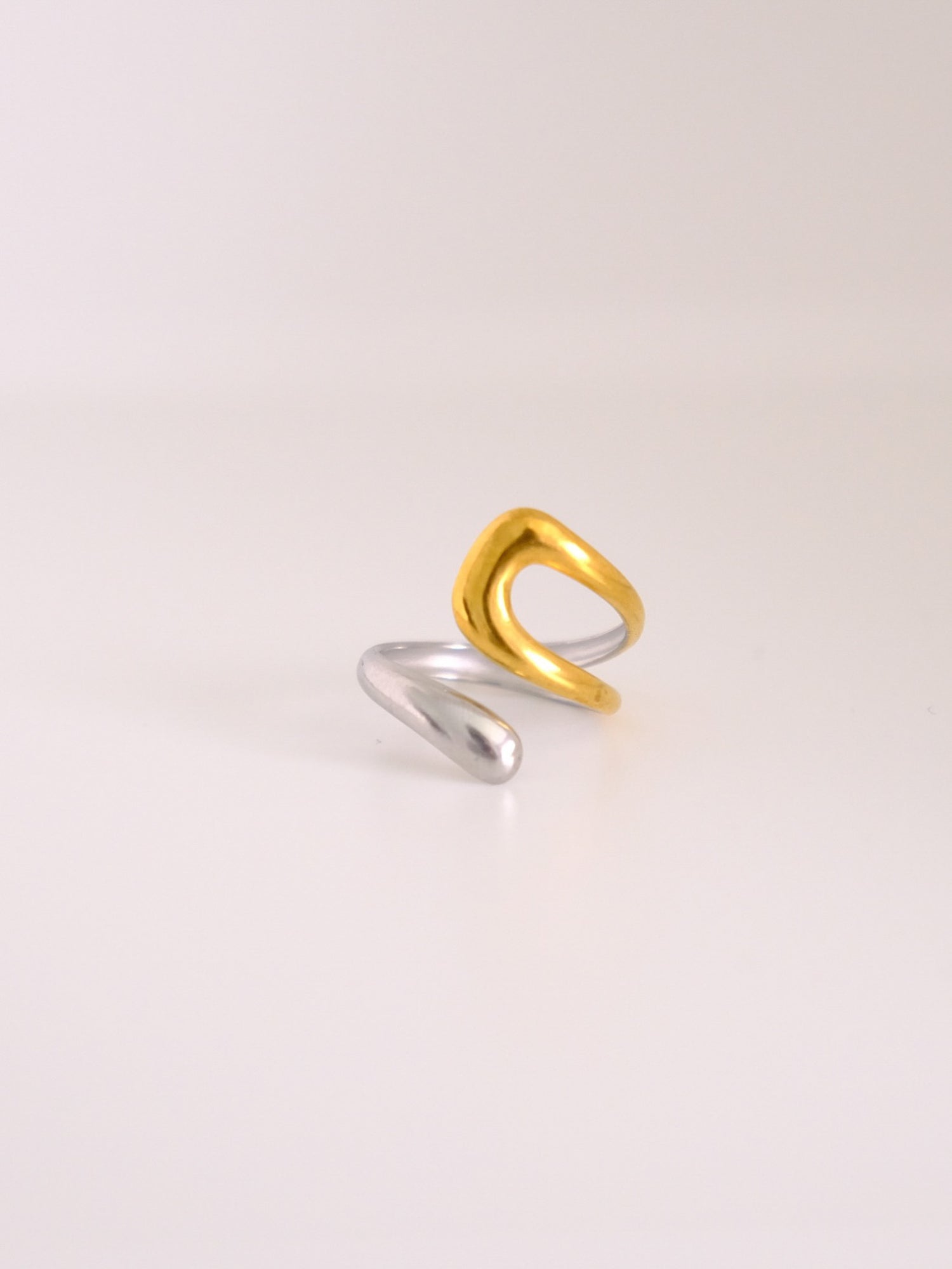 The Curvy Wave Ring