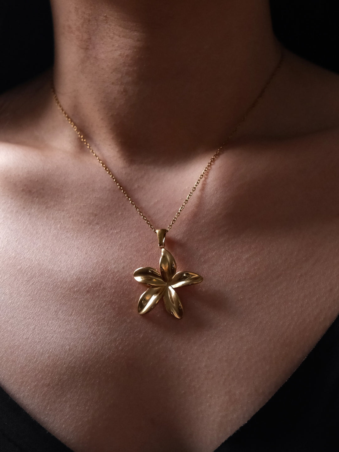 Bloom Cluster Pendant Necklace