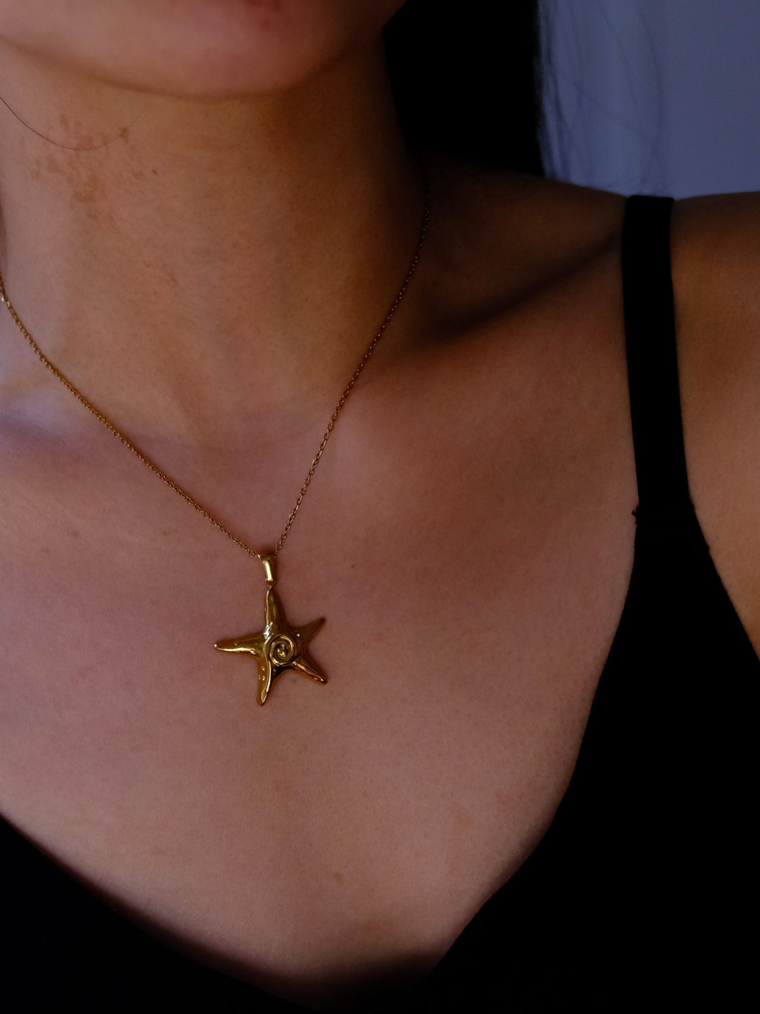 Siren's Swirl Starfish Pendant Necklace - Large