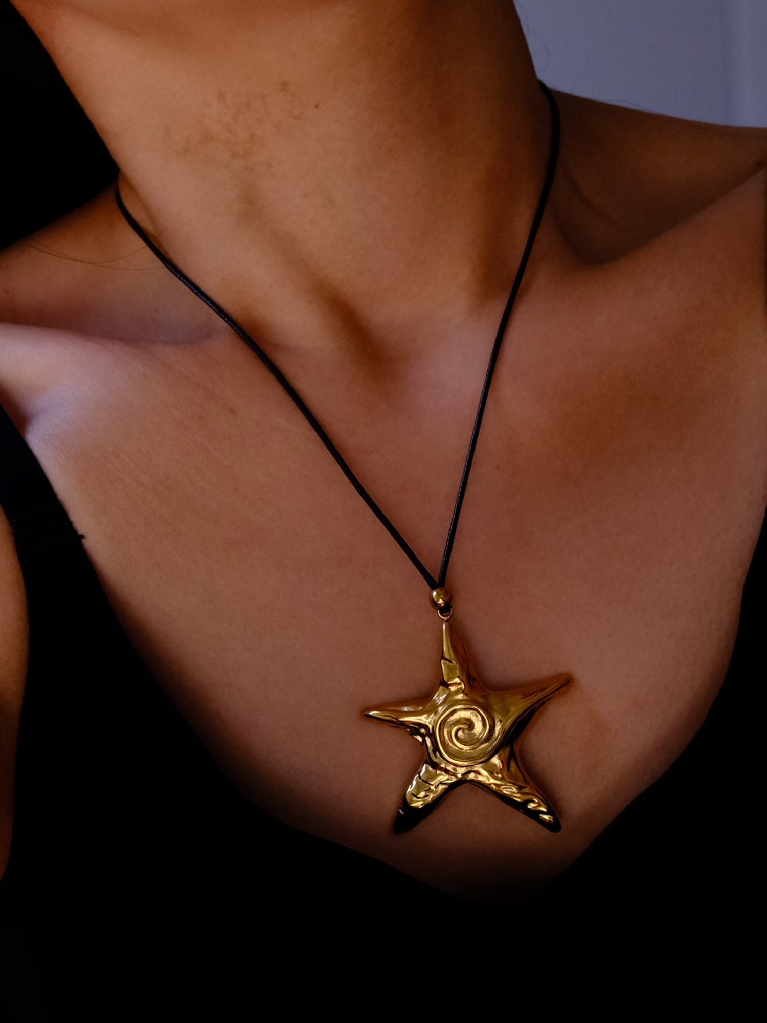 Tidal Swirl Big Starfish Cord Necklace