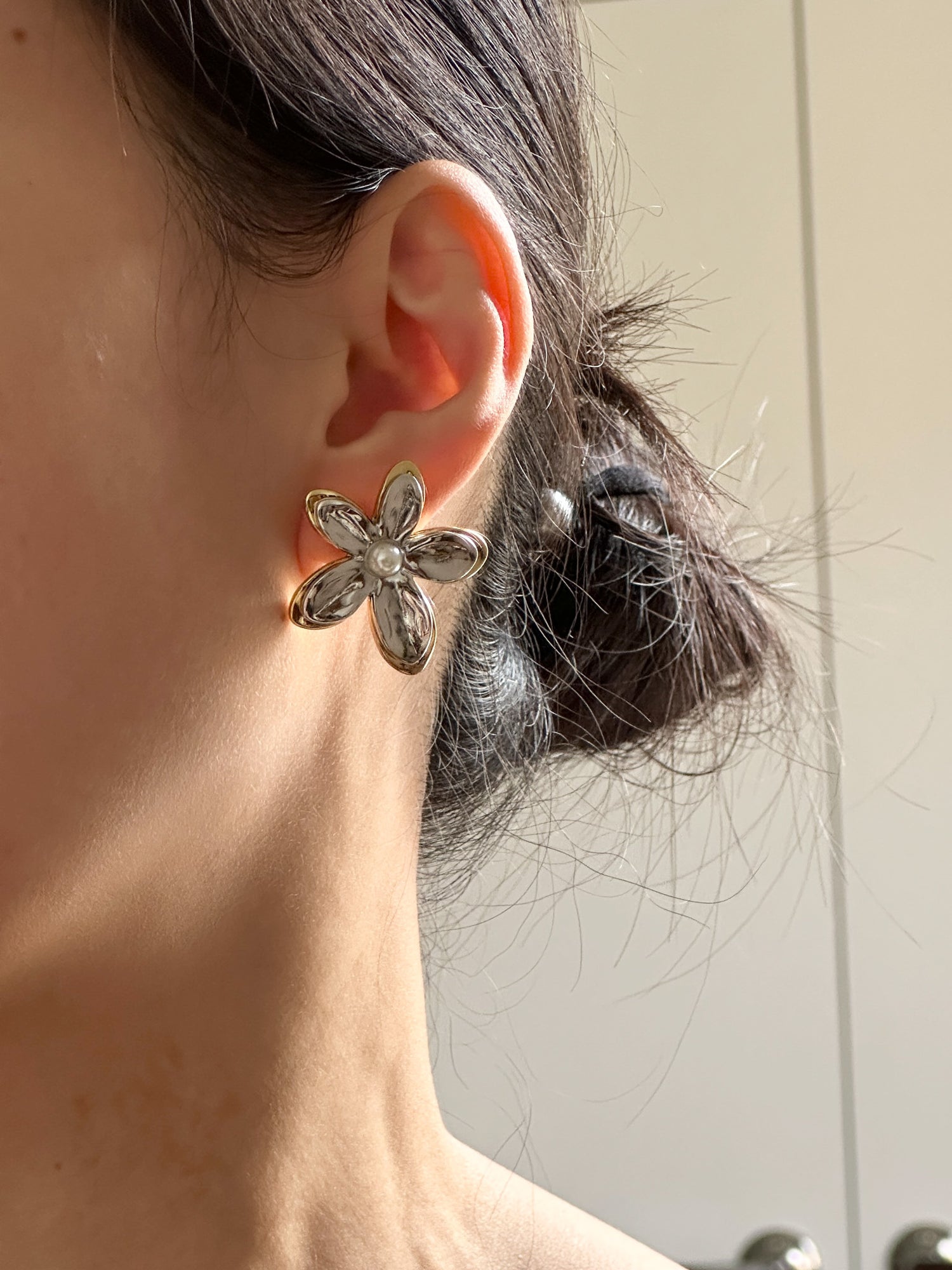 Flora Pearl Petal Earrings