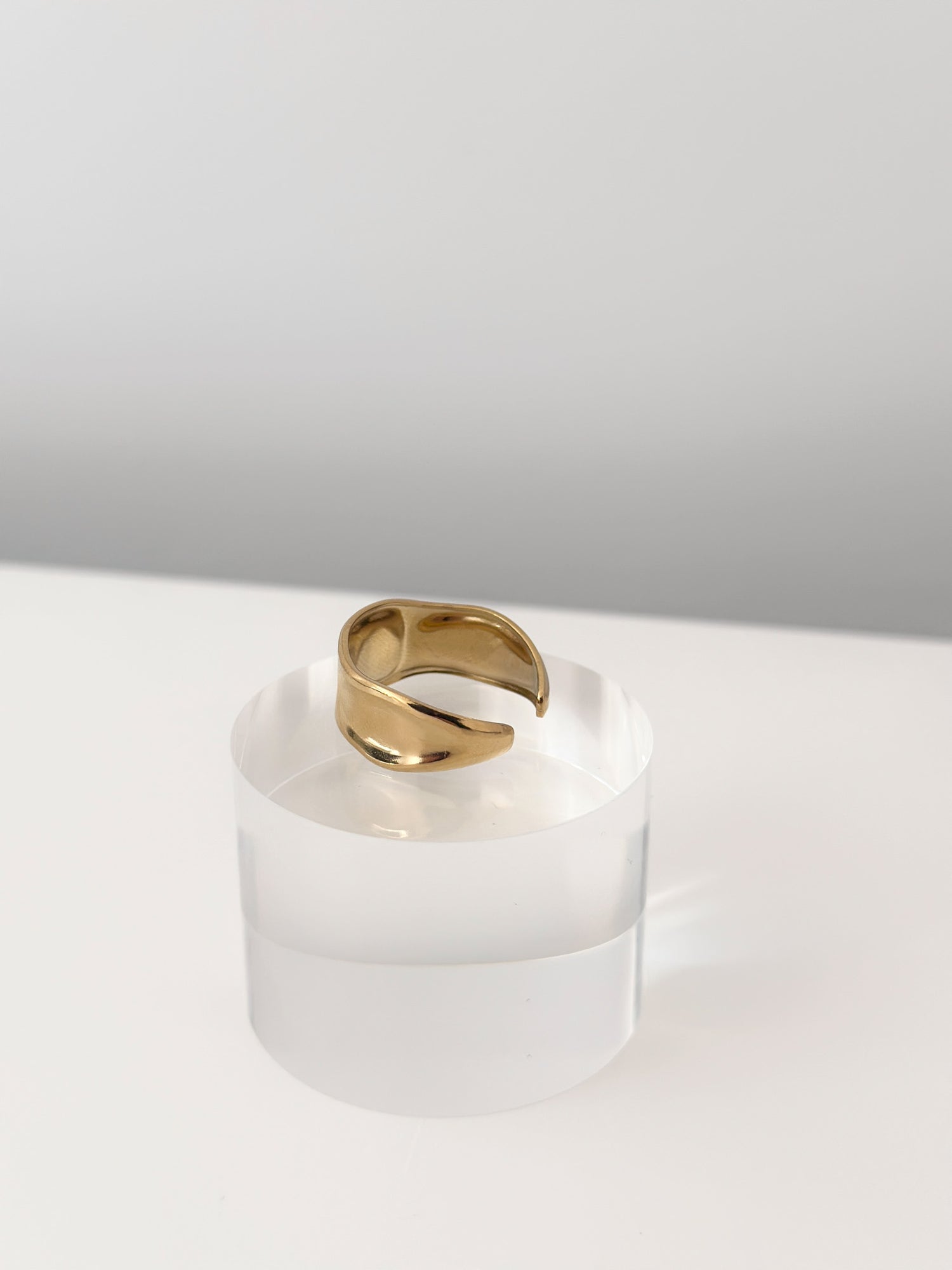 Golden Horizon Ring