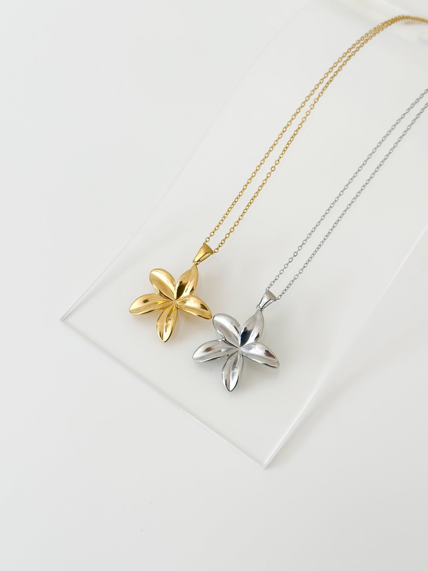 Bloom Cluster Pendant Necklace