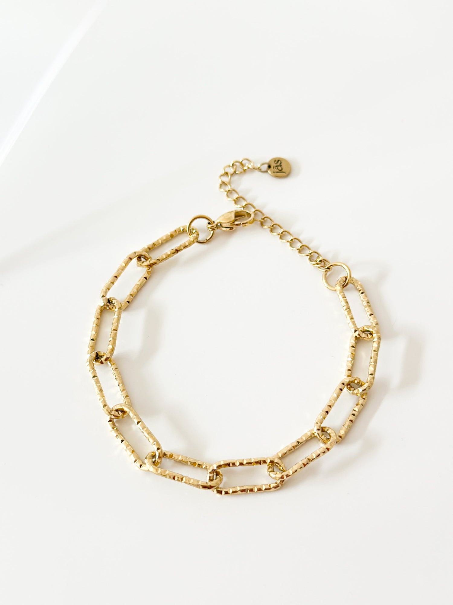 Gold Paperclip Oval bracelet