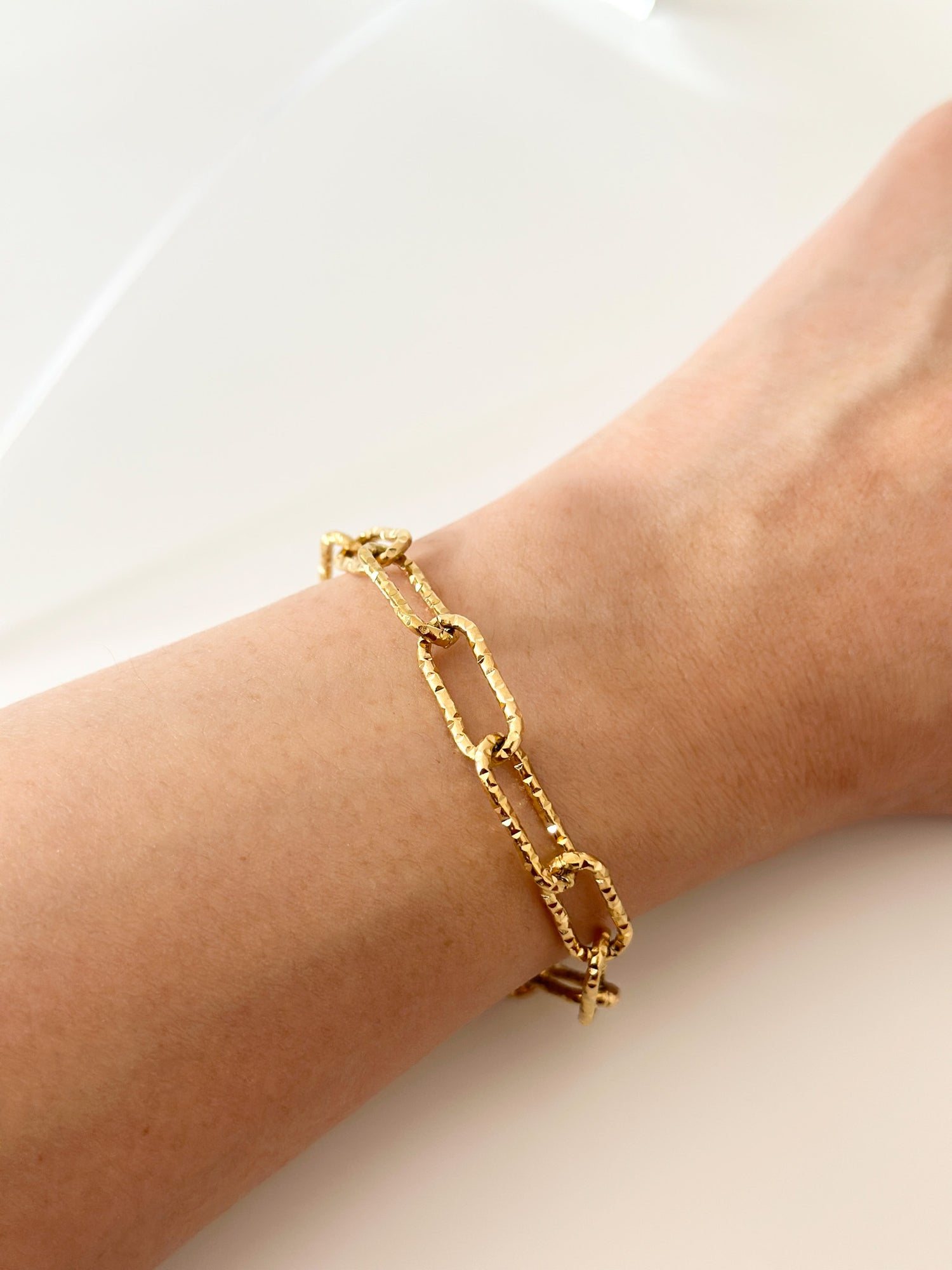 Gold Paperclip Oval bracelet