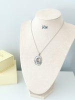 Abstract Oval Spiral Pendant Necklace - Jas | Gold & silver necklace - Jas | Perfect On You