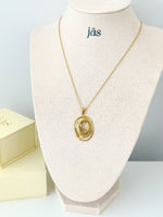 Abstract Oval Spiral Pendant Necklace - Jas | Gold & silver necklace - Jas | Perfect On You