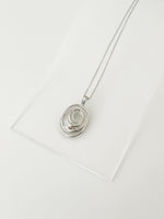 Abstract Oval Spiral Pendant Necklace - Jas | Gold & silver necklace - Jas | Perfect On You
