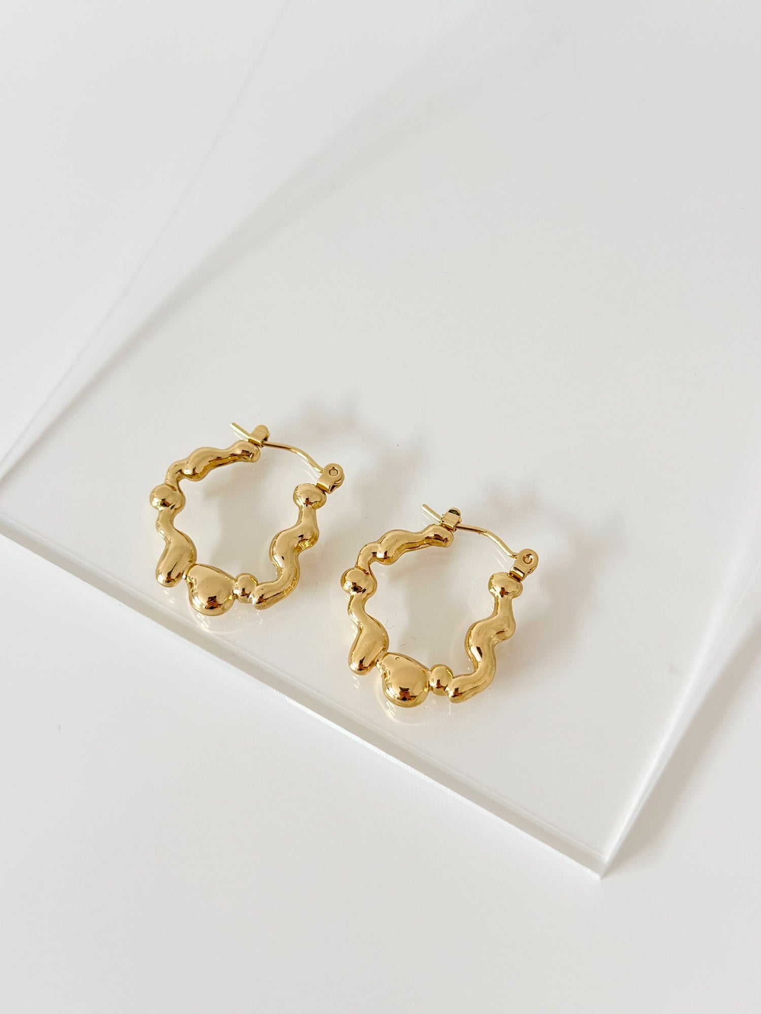 ABubble Twist - Jas | Hoop Earrings - Jas | Perfect On You