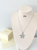 Bloom Cluster Pendant Necklace - Jas | Gold & silver necklace - Jas | Perfect On You