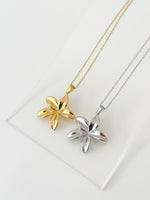 Bloom Cluster Pendant Necklace - Jas | Gold & silver necklace - Jas | Perfect On You