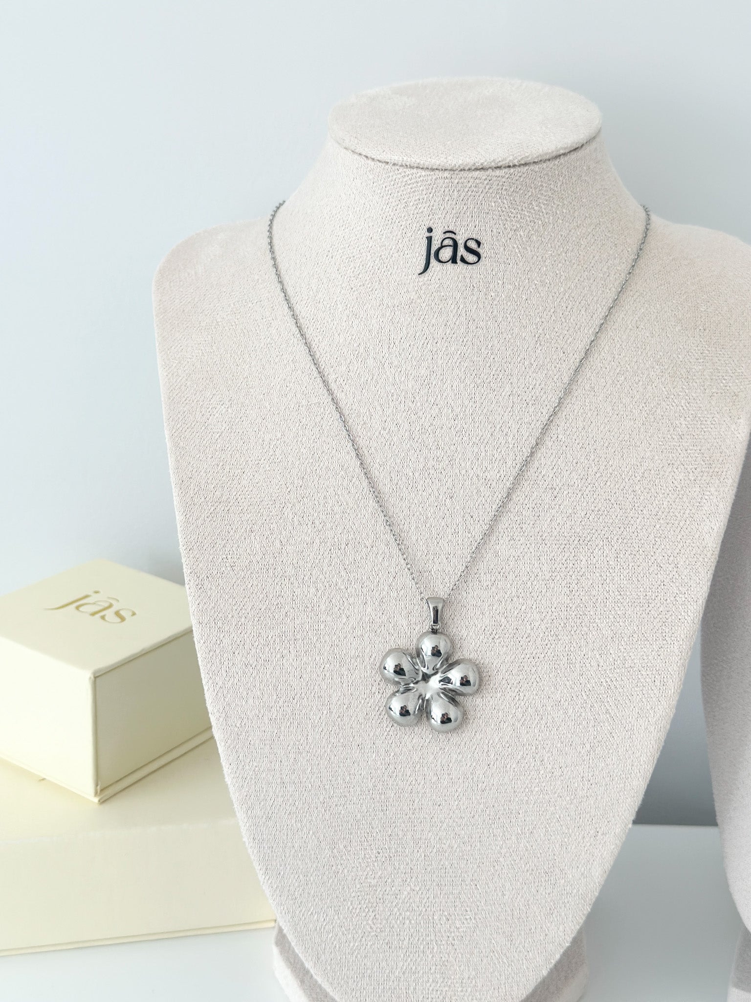 Bloom Essence Pendant Necklace - Jas | Gold & silver necklace - Jas | Perfect On You