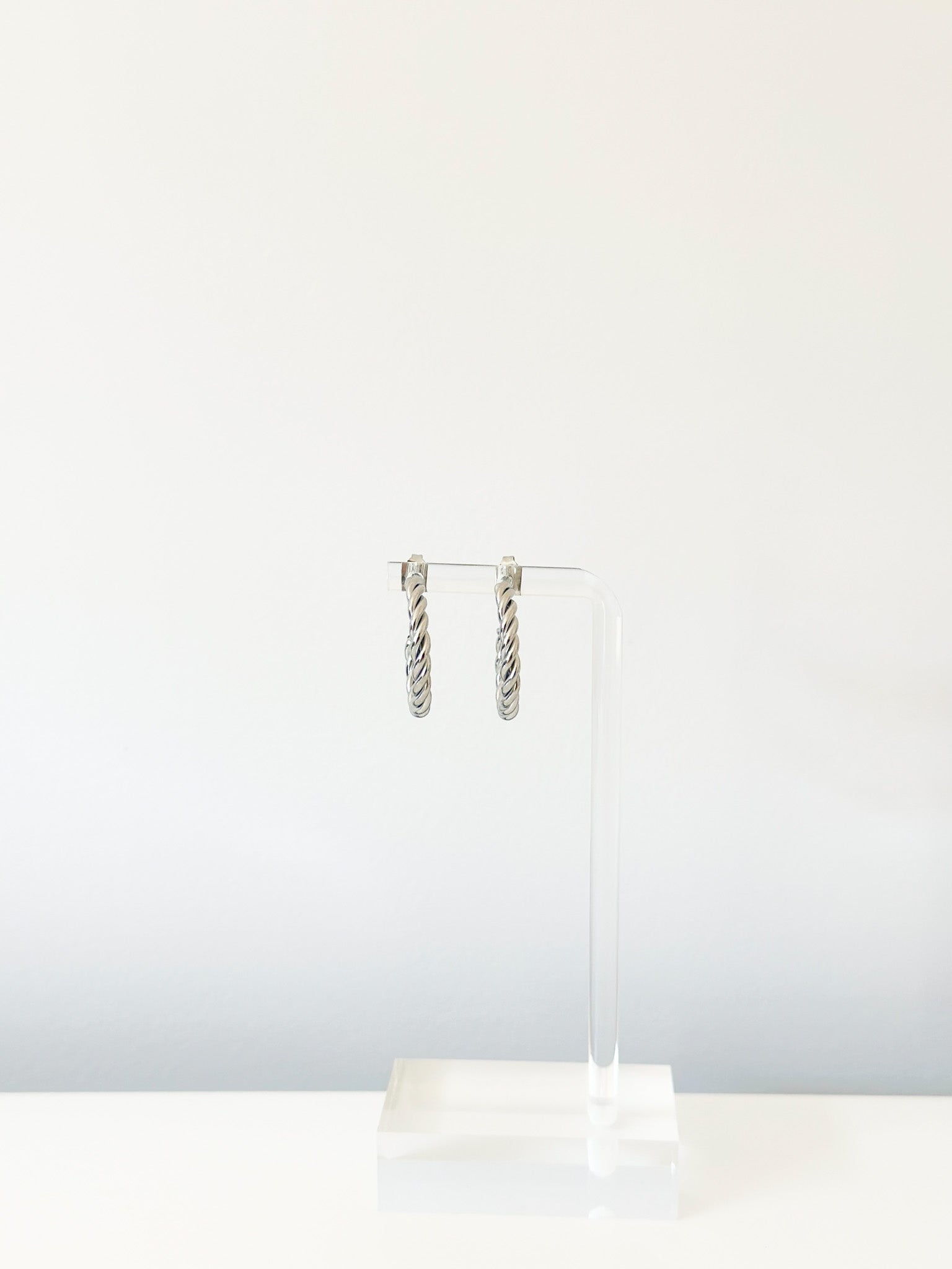 Céline Twist Hoops - Jas | Hoop Earrings - Jas | Perfect On You