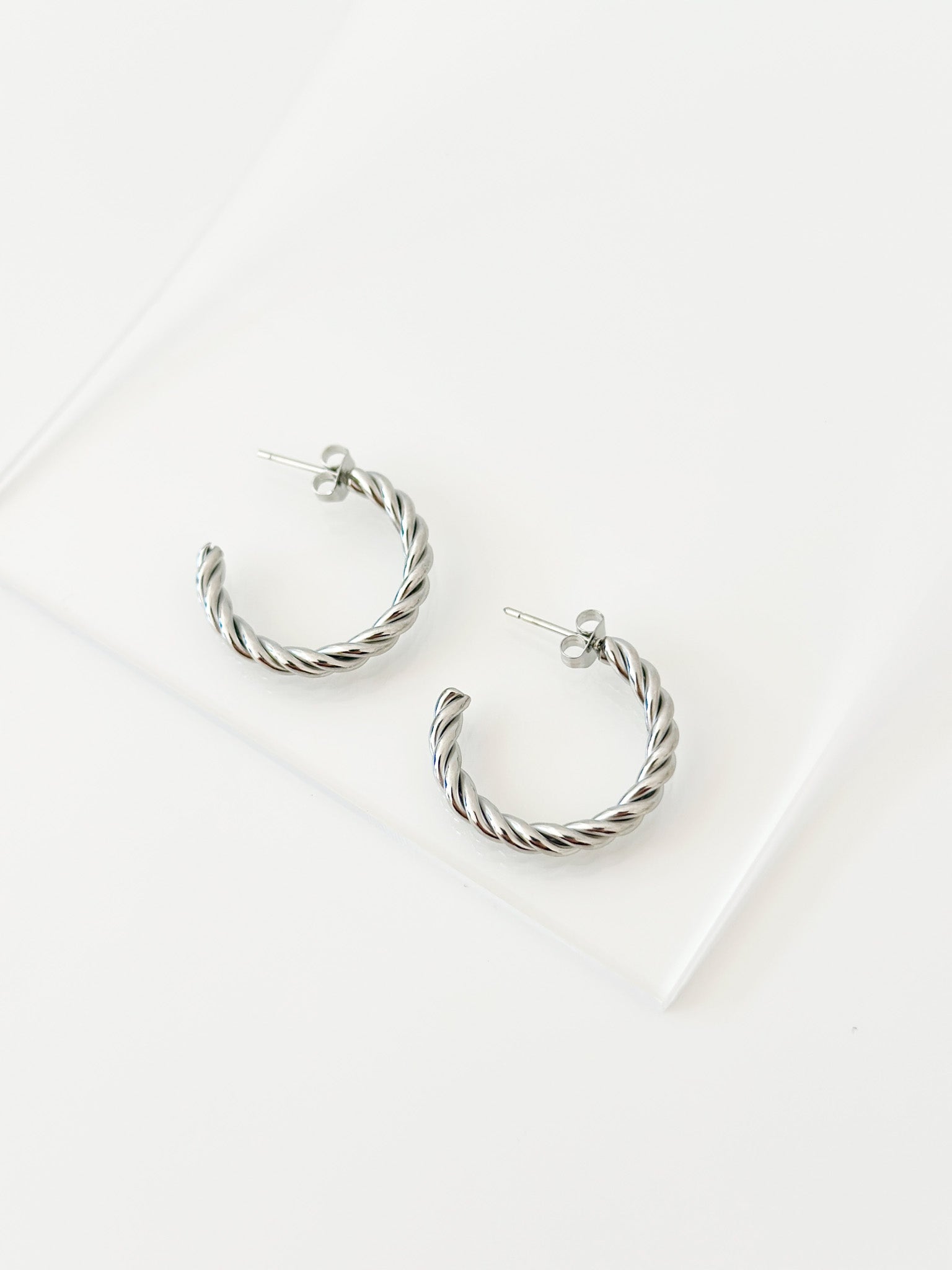 Céline Twist Hoops - Jas | Hoop Earrings - Jas | Perfect On You