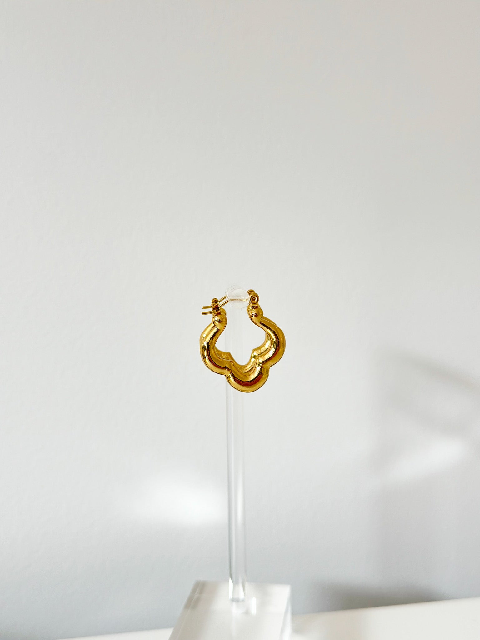 Classic Clover - Jas | Hoop Earrings - Jas | Perfect On You