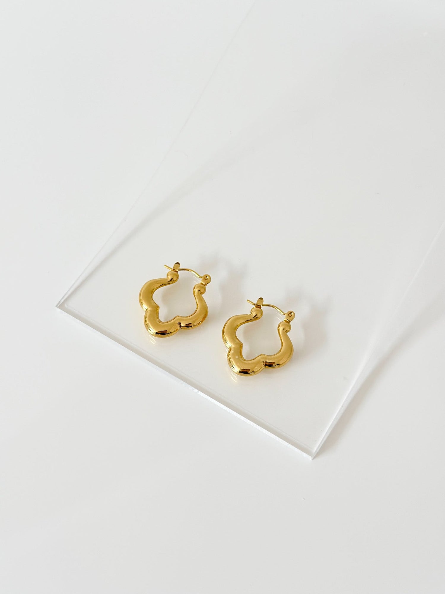 Classic Clover - Jas | Hoop Earrings - Jas | Perfect On You