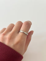 Classic wave band - Jas | Gold & silver ring - Jas | Perfect On You