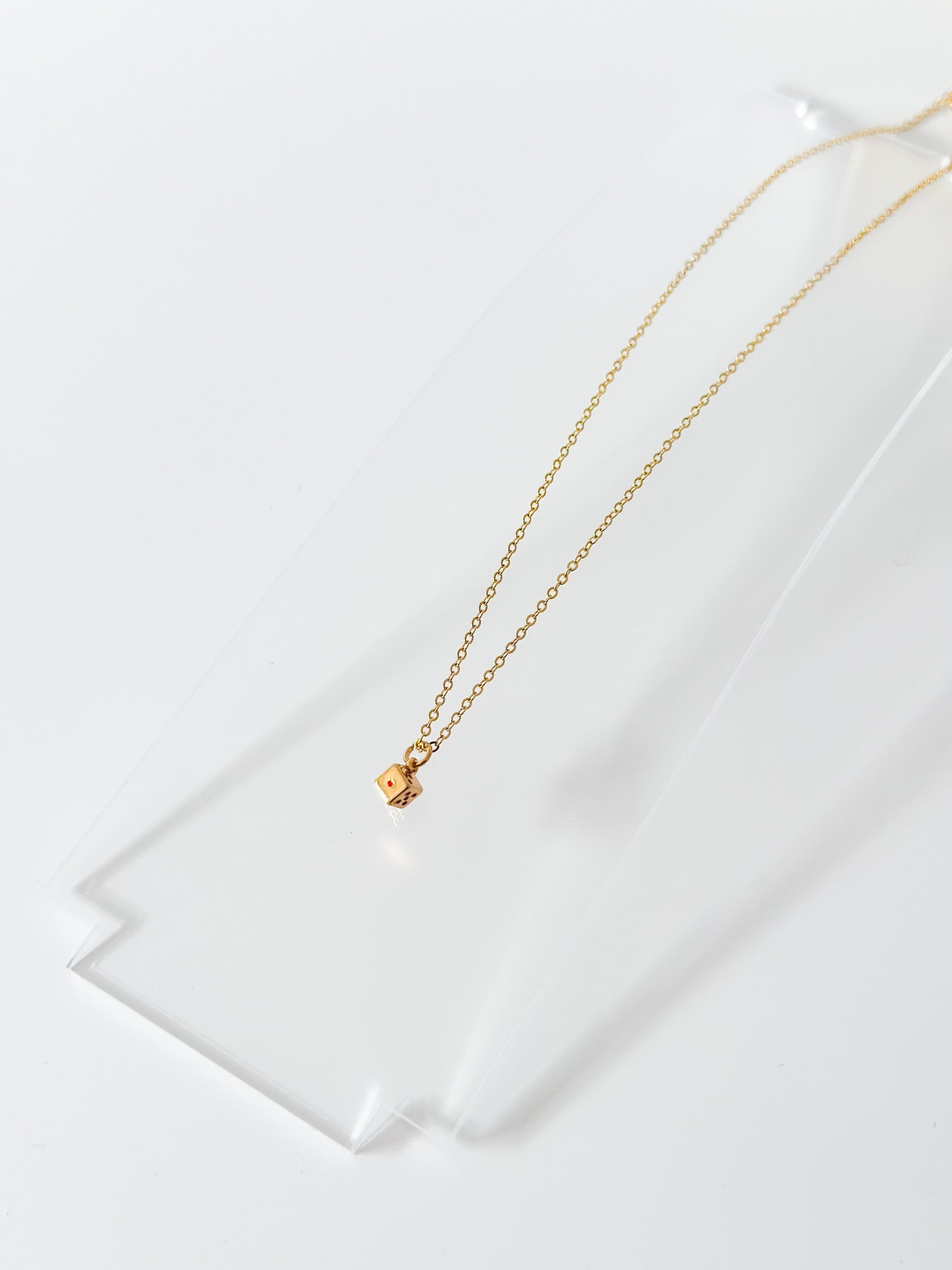 Dice Necklace - Jas | Gold necklace - Jas | Perfect On You