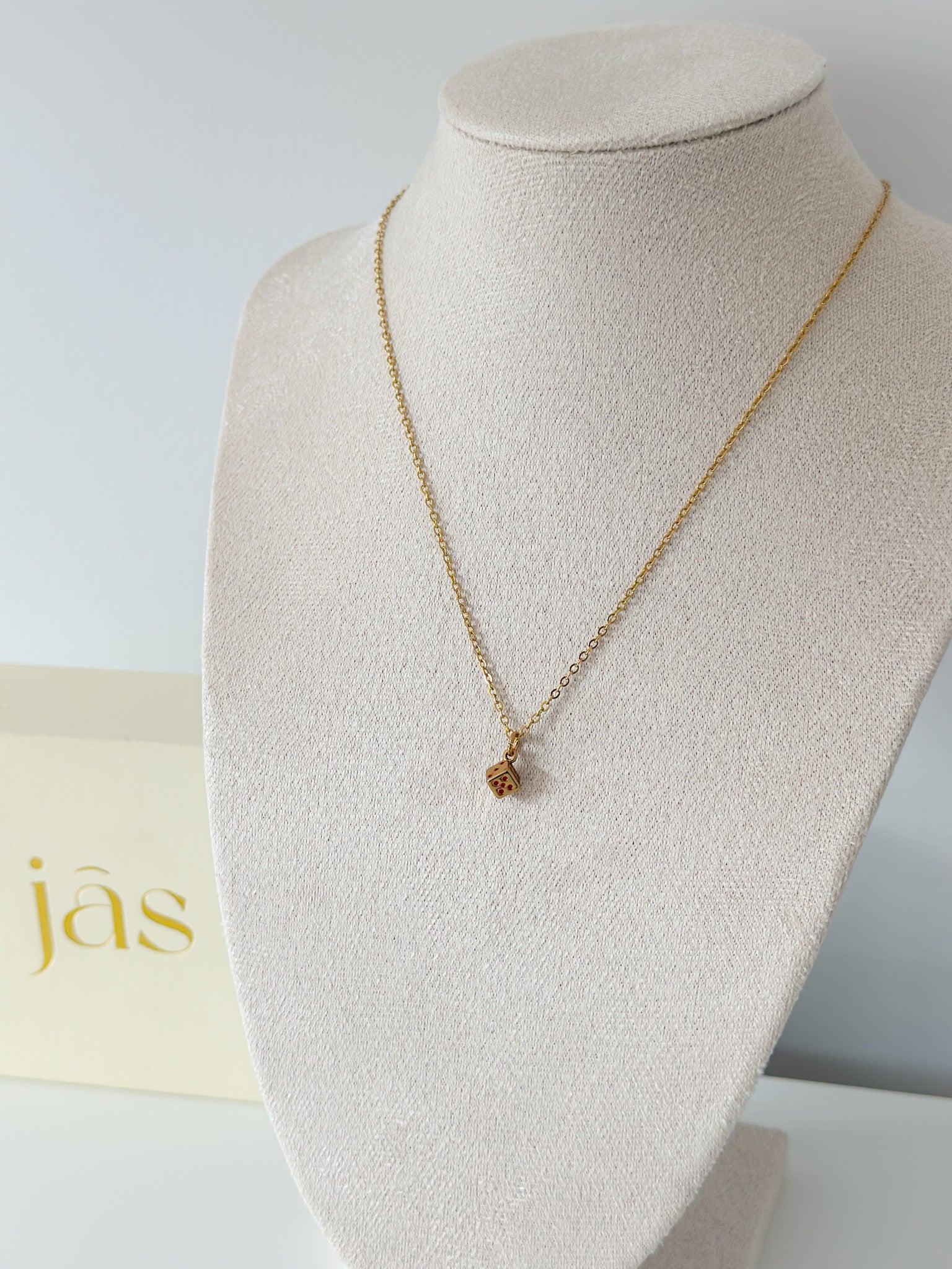 Dice Necklace - Jas | Gold necklace - Jas | Perfect On You