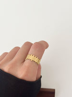 Echo Bar Ring - Jas | Gold Ring - Jas | Perfect On You