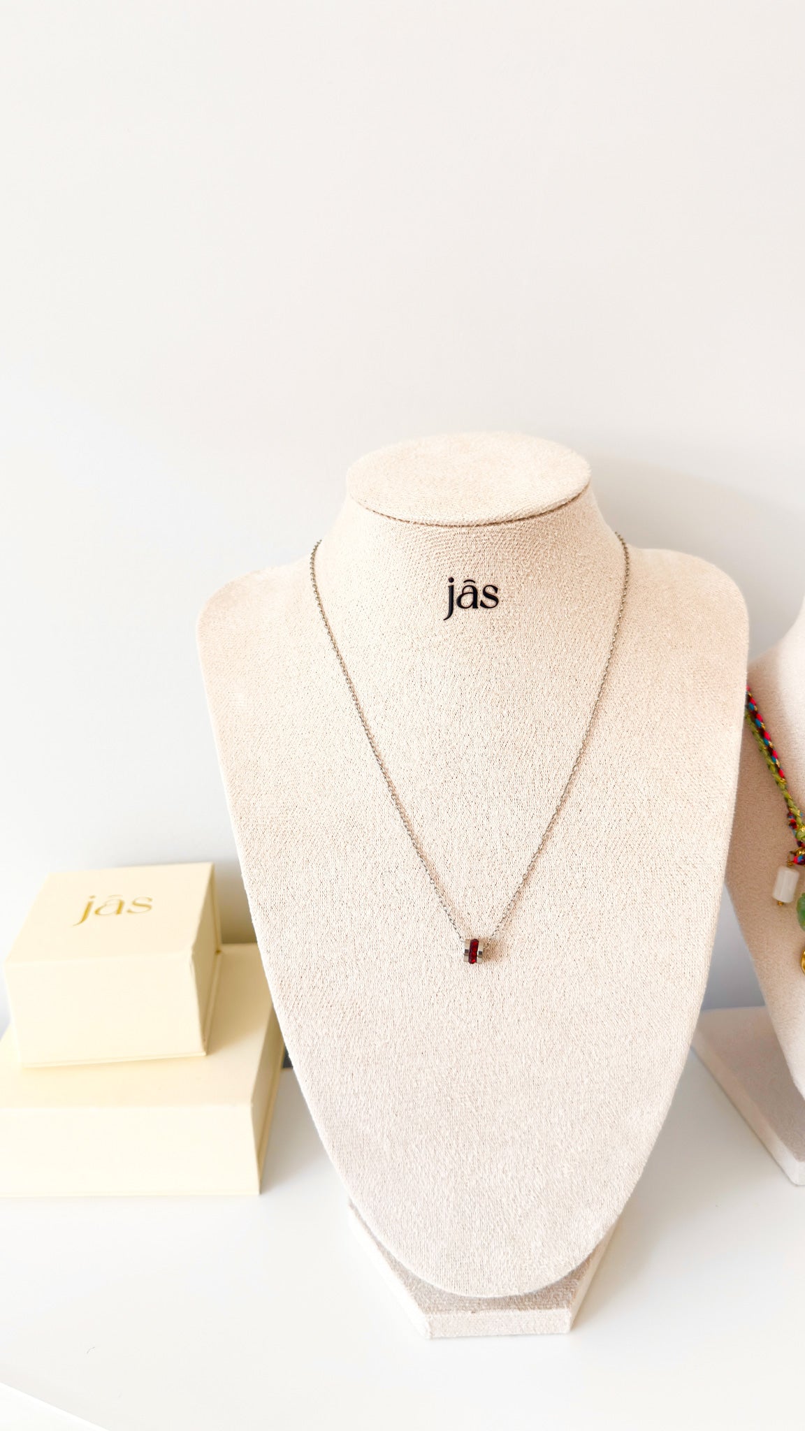 Eight Auras - JAS | Silver necklace - Jas | Perfect On You