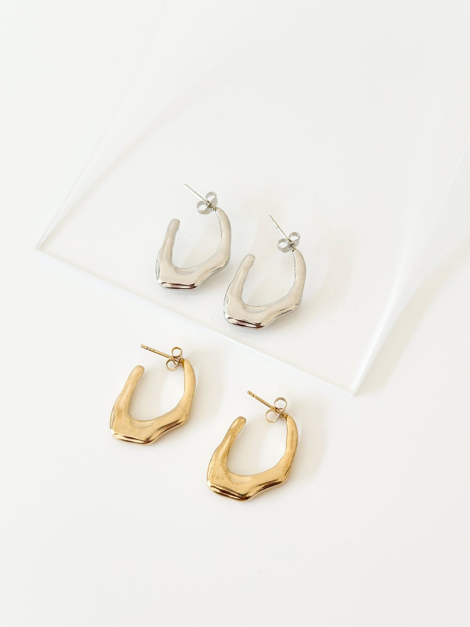 Elen Mini Huggies - Jas | Hoop Earrings - Jas | Perfect On You