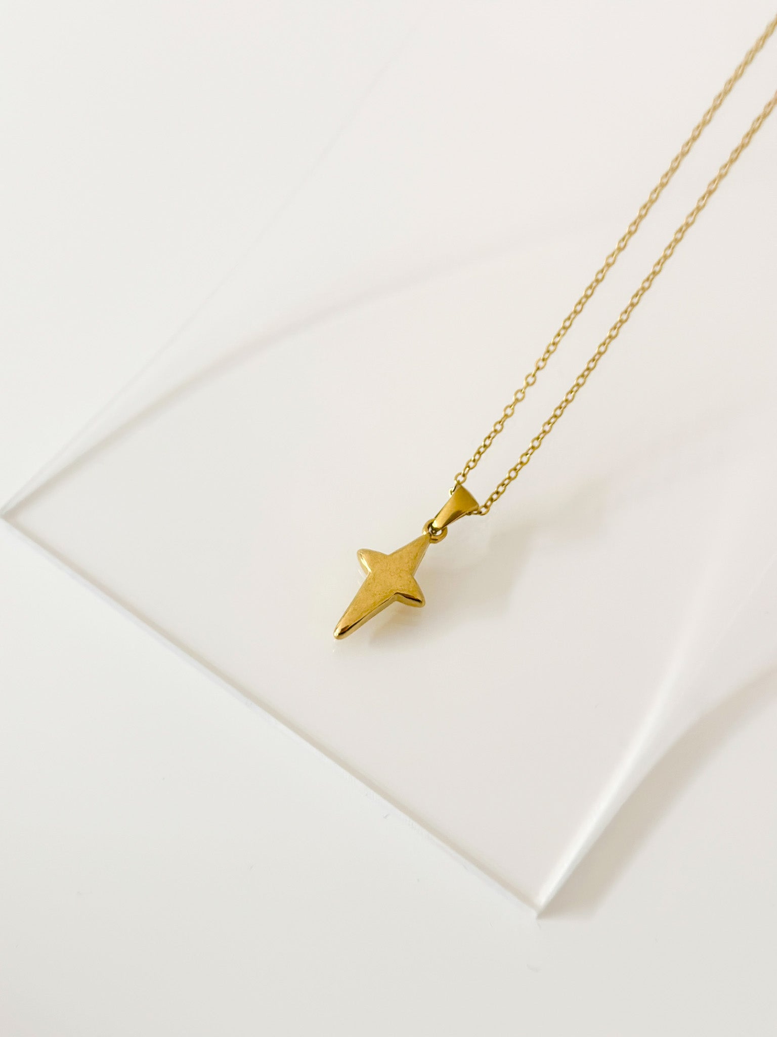 Fenny Star Necklace - Jas | Gold necklace - Jas | Perfect On You