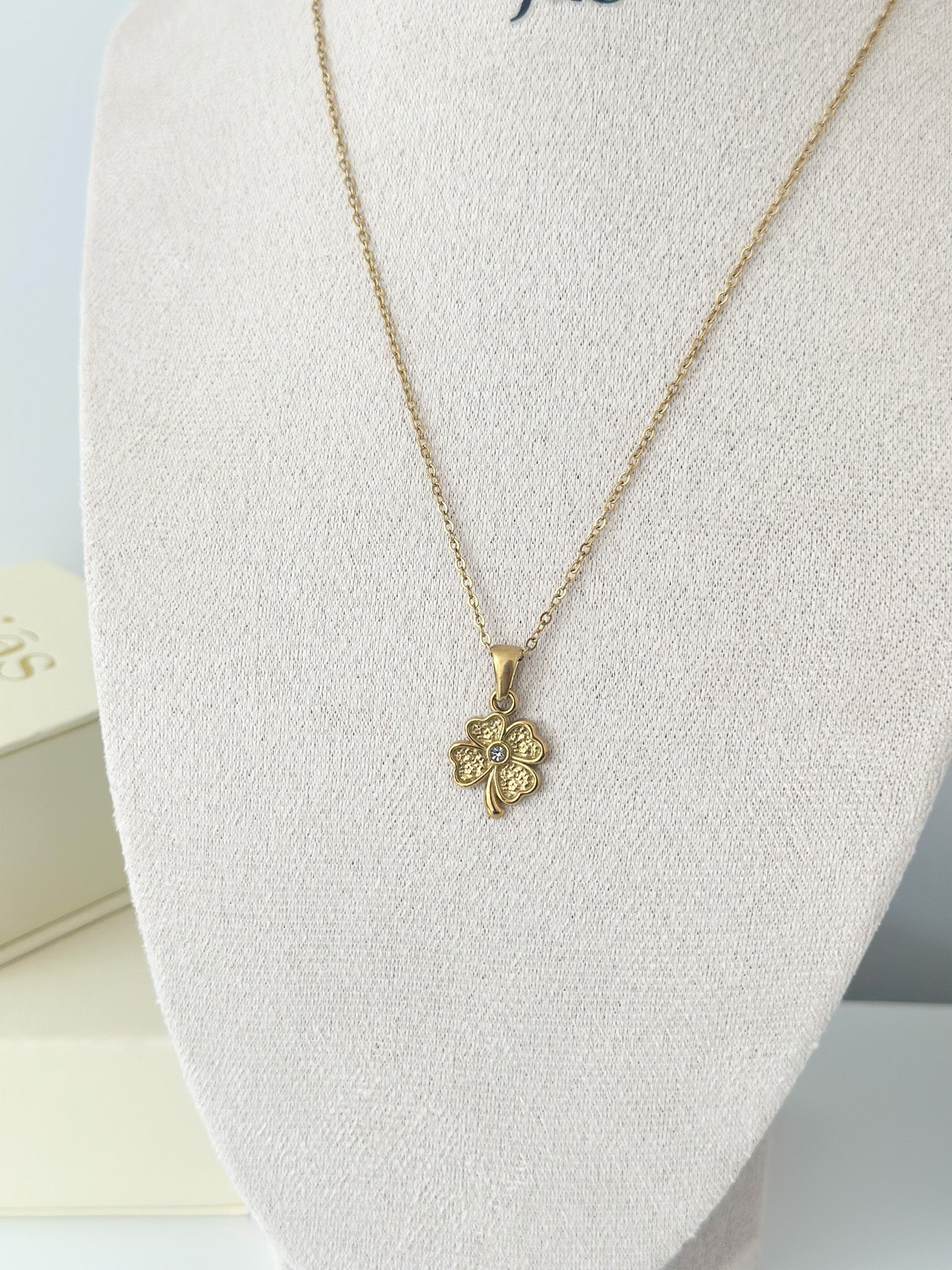 Four Leaf Clover Necklace - Jas | Gold necklace - Jas | Perfect On You