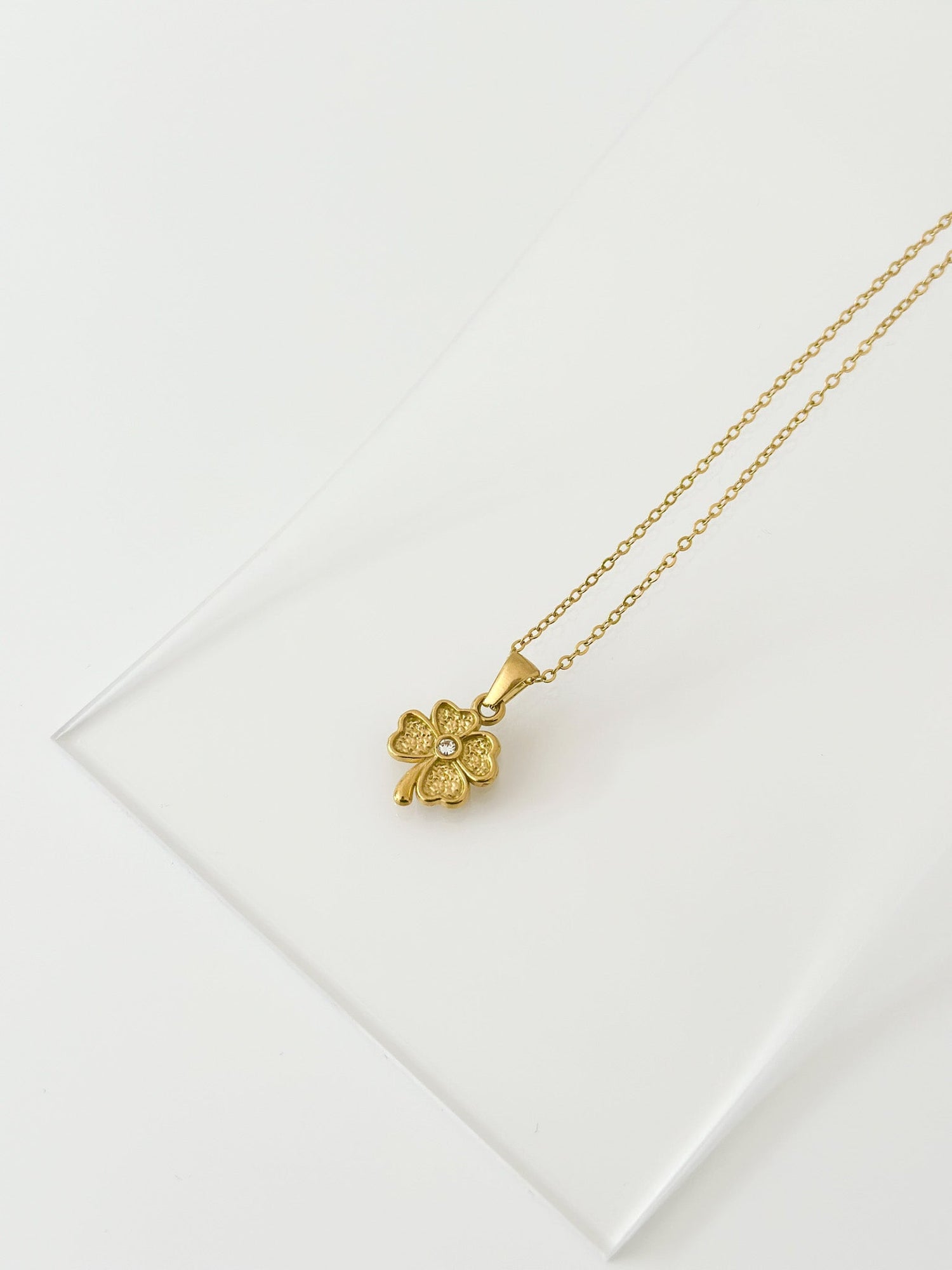 Four Leaf Clover Necklace - Jas | Gold necklace - Jas | Perfect On You