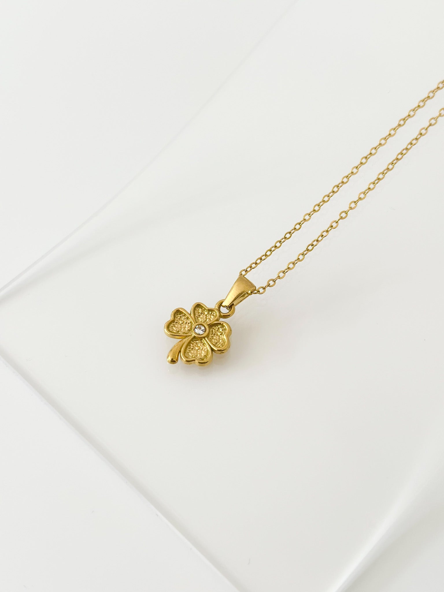 Four Leaf Clover Necklace - Jas | Gold necklace - Jas | Perfect On You