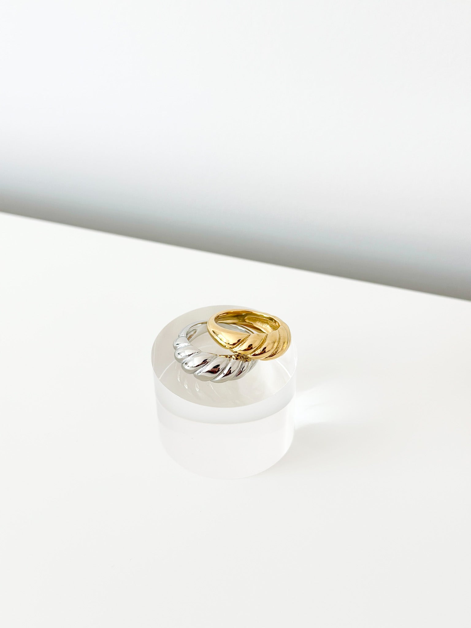 France Croissant Ring - Jas | Gold & silver ring - Jas | Perfect On You