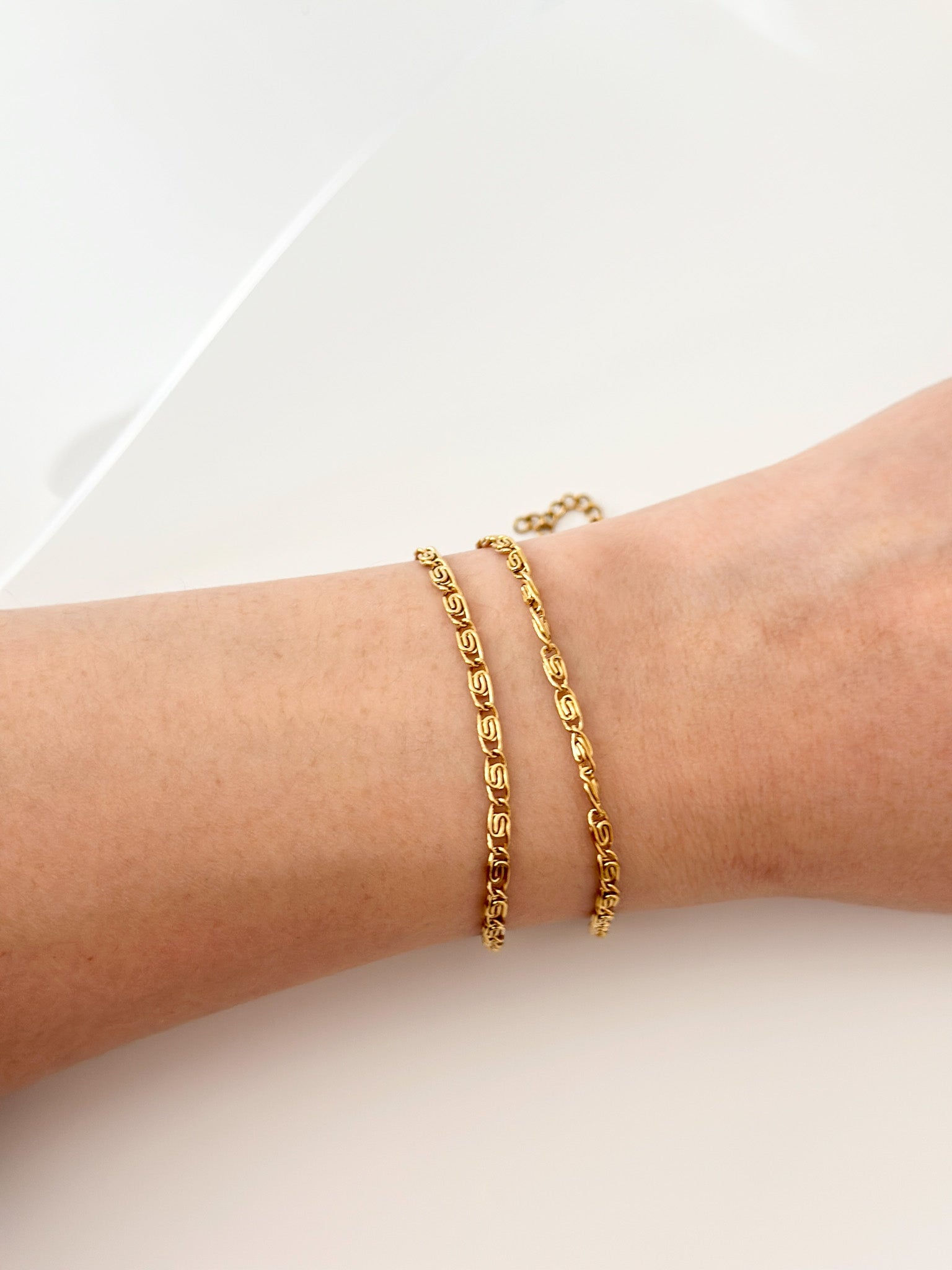 Gold CD Bracelet - Jas | Gold bracelet - Jas | Perfect On You