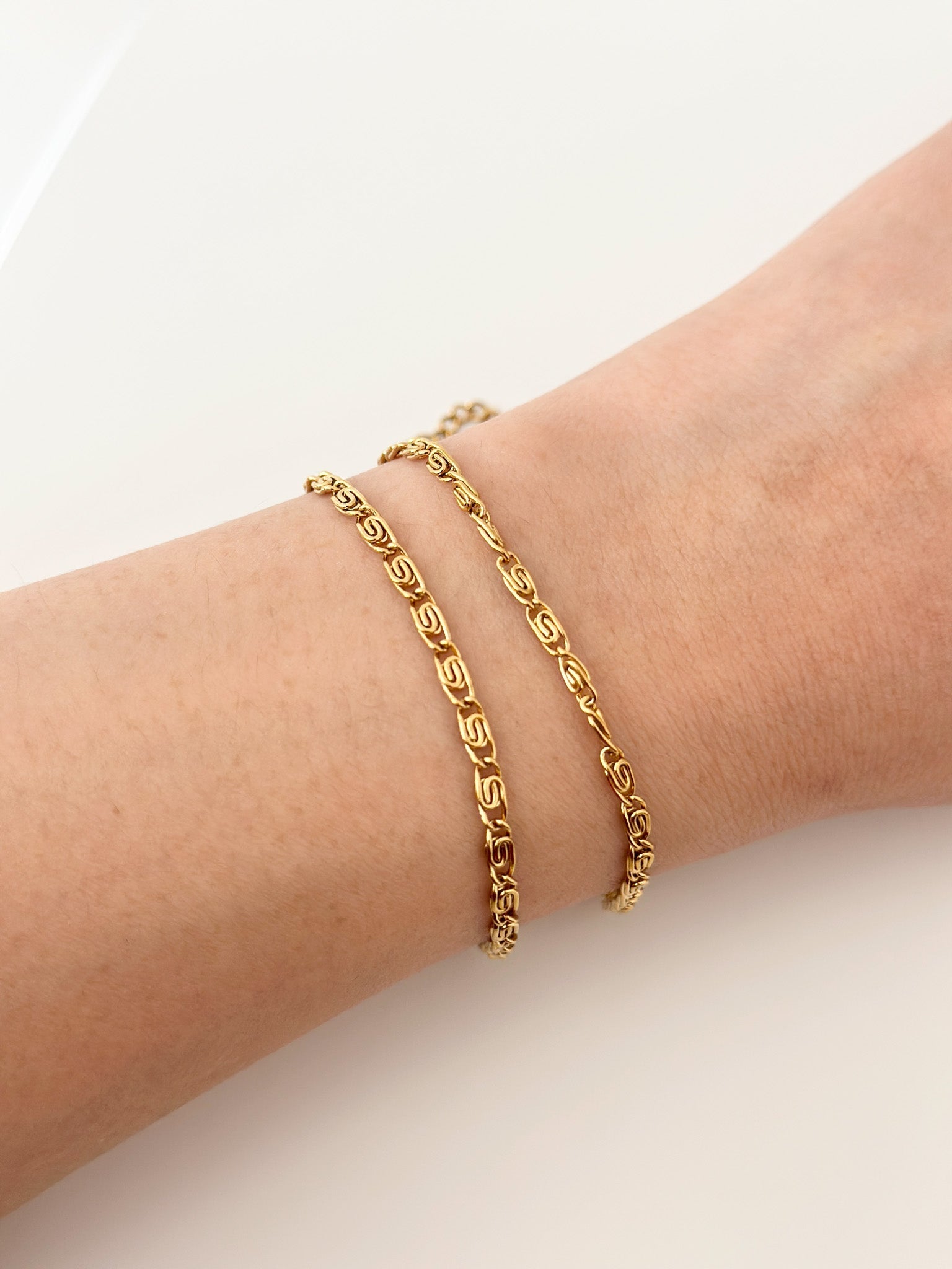 Gold CD Bracelet - Jas | Gold bracelet - Jas | Perfect On You
