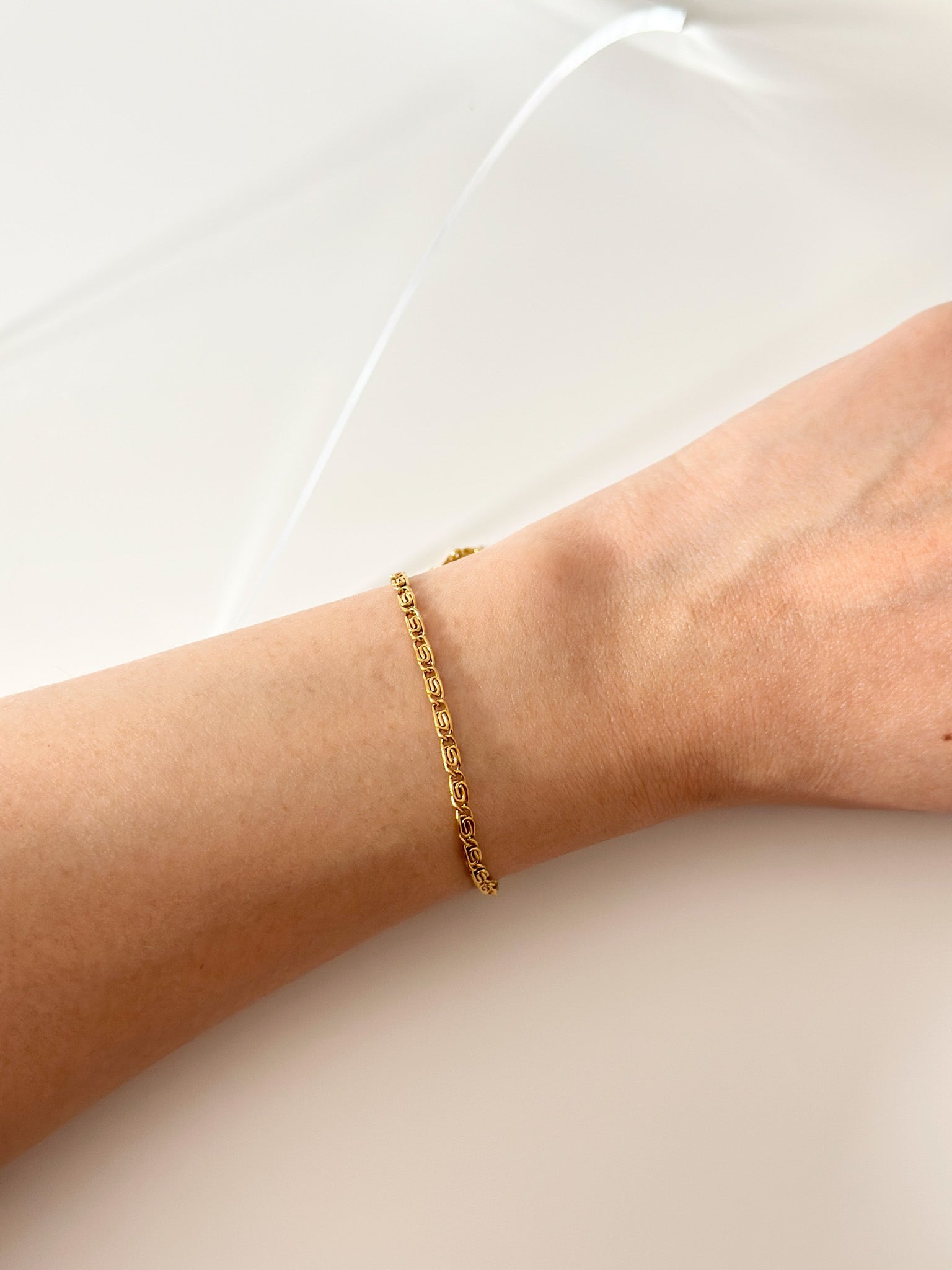 Gold CD Bracelet - Jas | Gold bracelet - Jas | Perfect On You