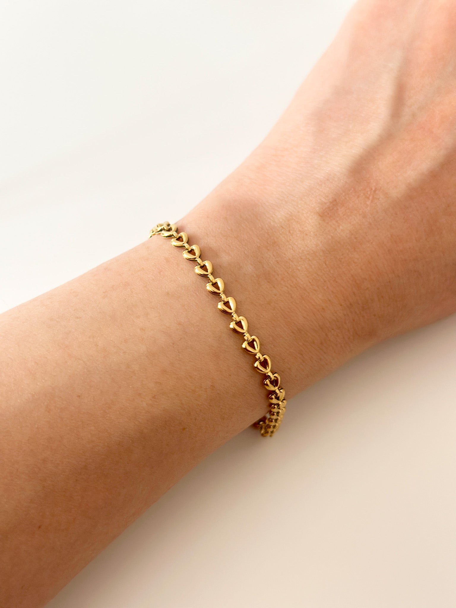 Gold Heart Bracelet - Jas | Gold bracelet - Jas | Perfect On You