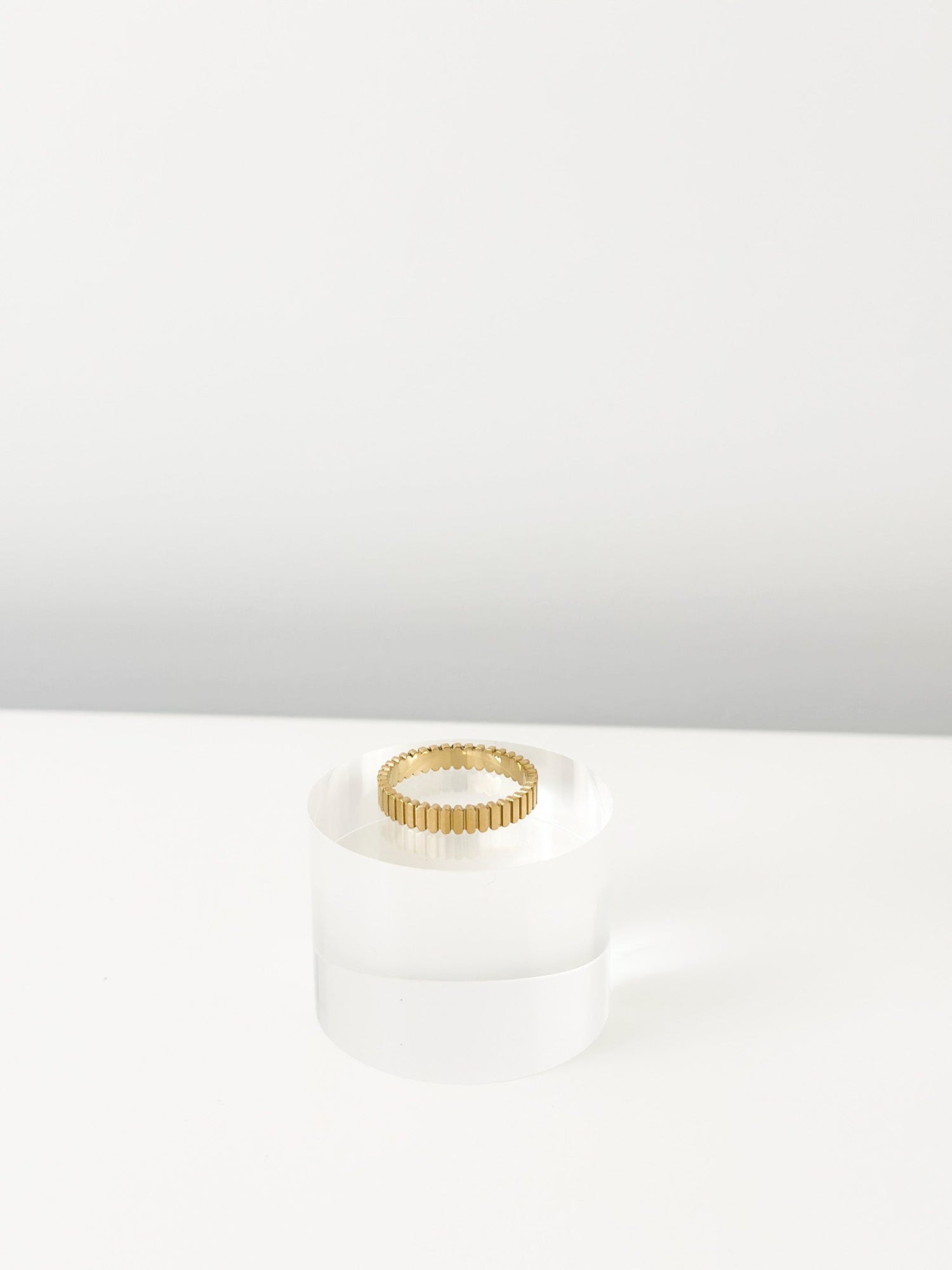 Gold Linear Band - Jas | Gold & silver ring - Jas | Perfect On You