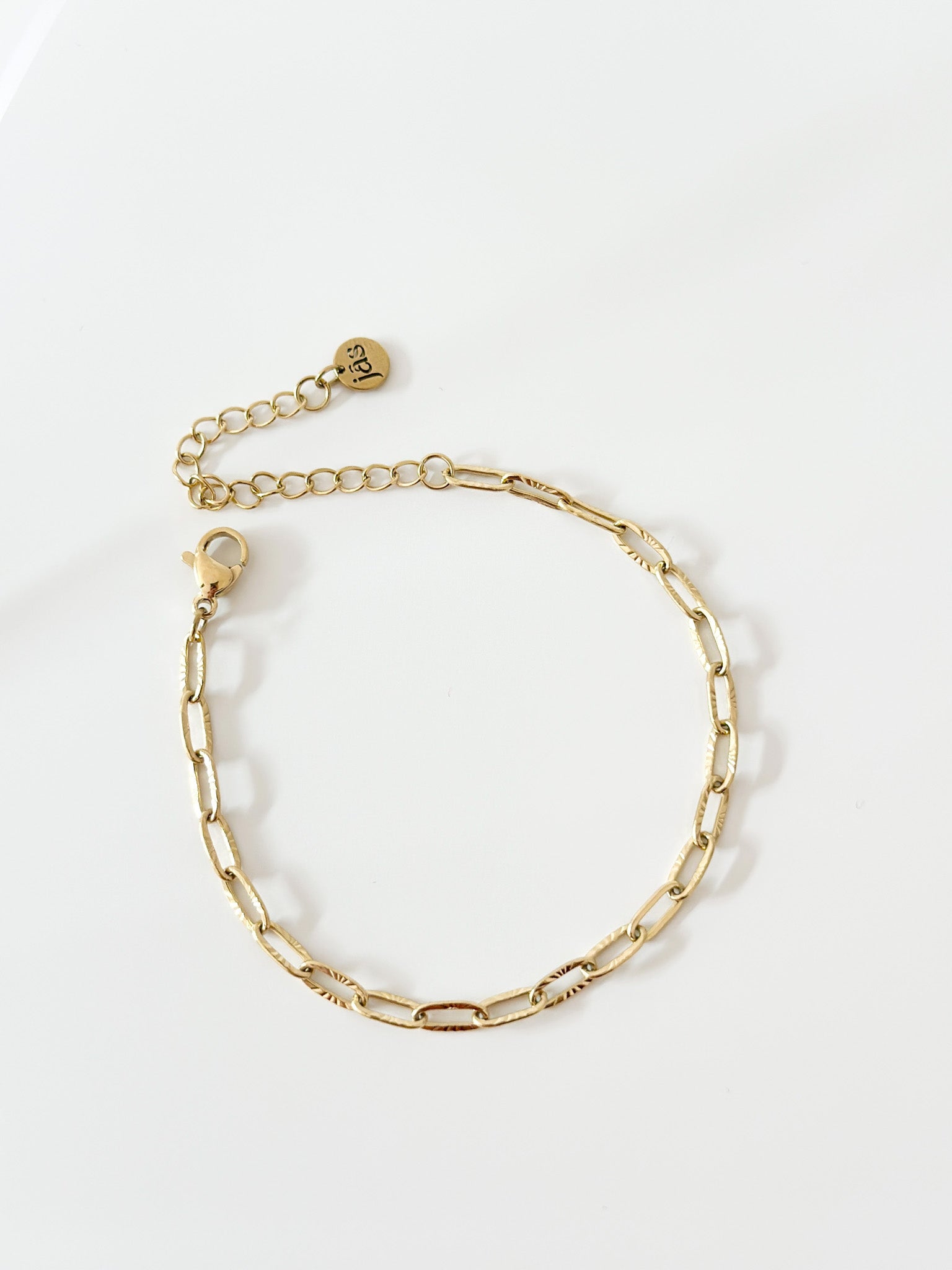 Gold Oval Bracelet - Jas | Gold bracelet - Jas | Perfect On You