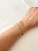 Gold Oval Bracelet - Jas | Gold bracelet - Jas | Perfect On You