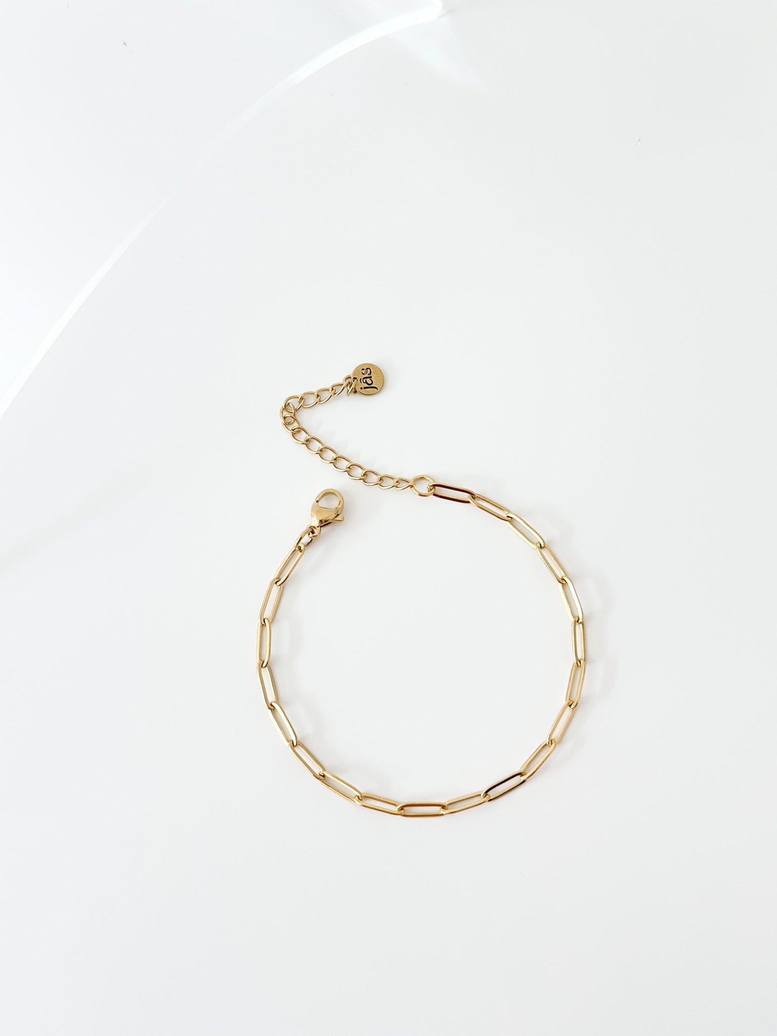 Gold Paper Clip Bracelet - Jas | Gold bracelet - Jas | Perfect On You