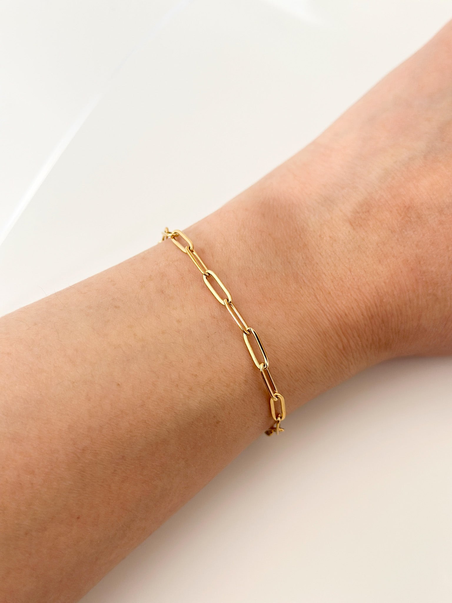 Gold Paper Clip Bracelet - Jas | Gold bracelet - Jas | Perfect On You