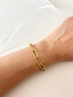 Gold Paperclip Oval bracelet - Jas | Gold bracelet - Jas | Perfect On You