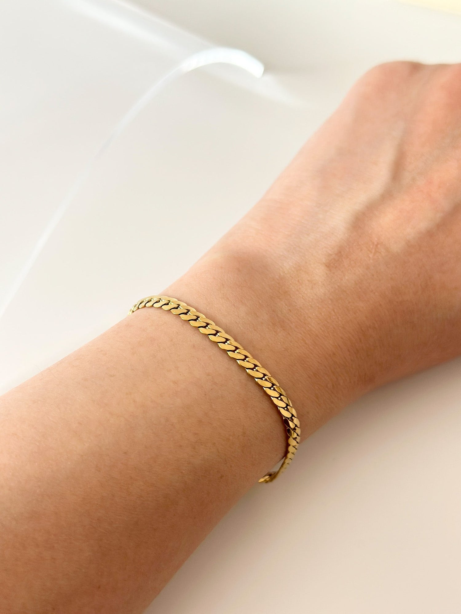 Gold Saly bracelet - Jas | Gold bracelet - Jas | Perfect On You