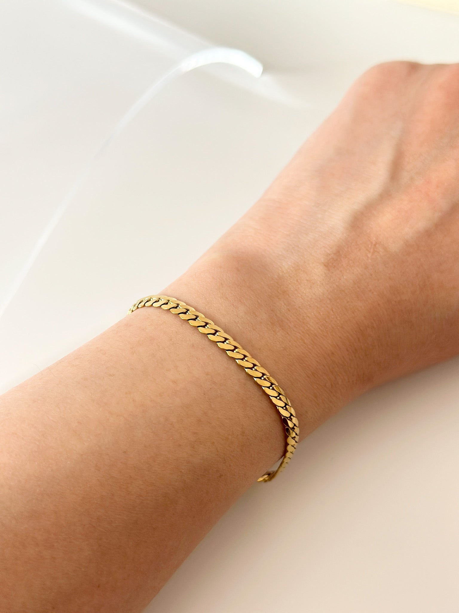 Gold Saly bracelet - Jas | Gold bracelet - Jas | Perfect On You