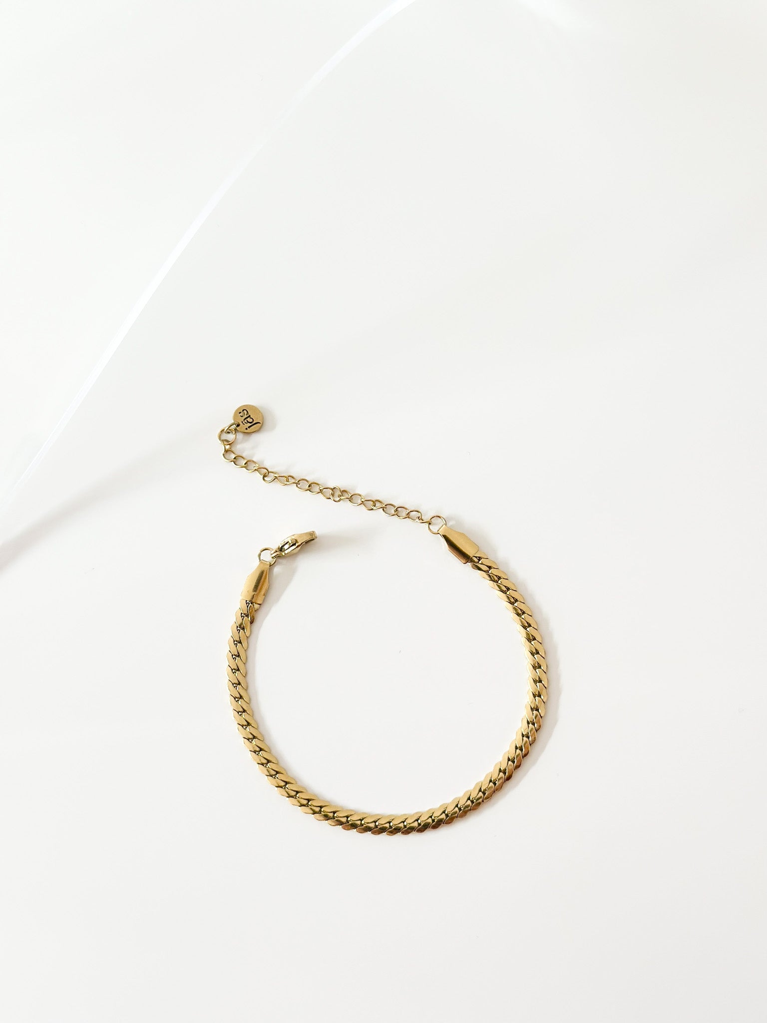 Gold Saly bracelet - Jas | Gold bracelet - Jas | Perfect On You