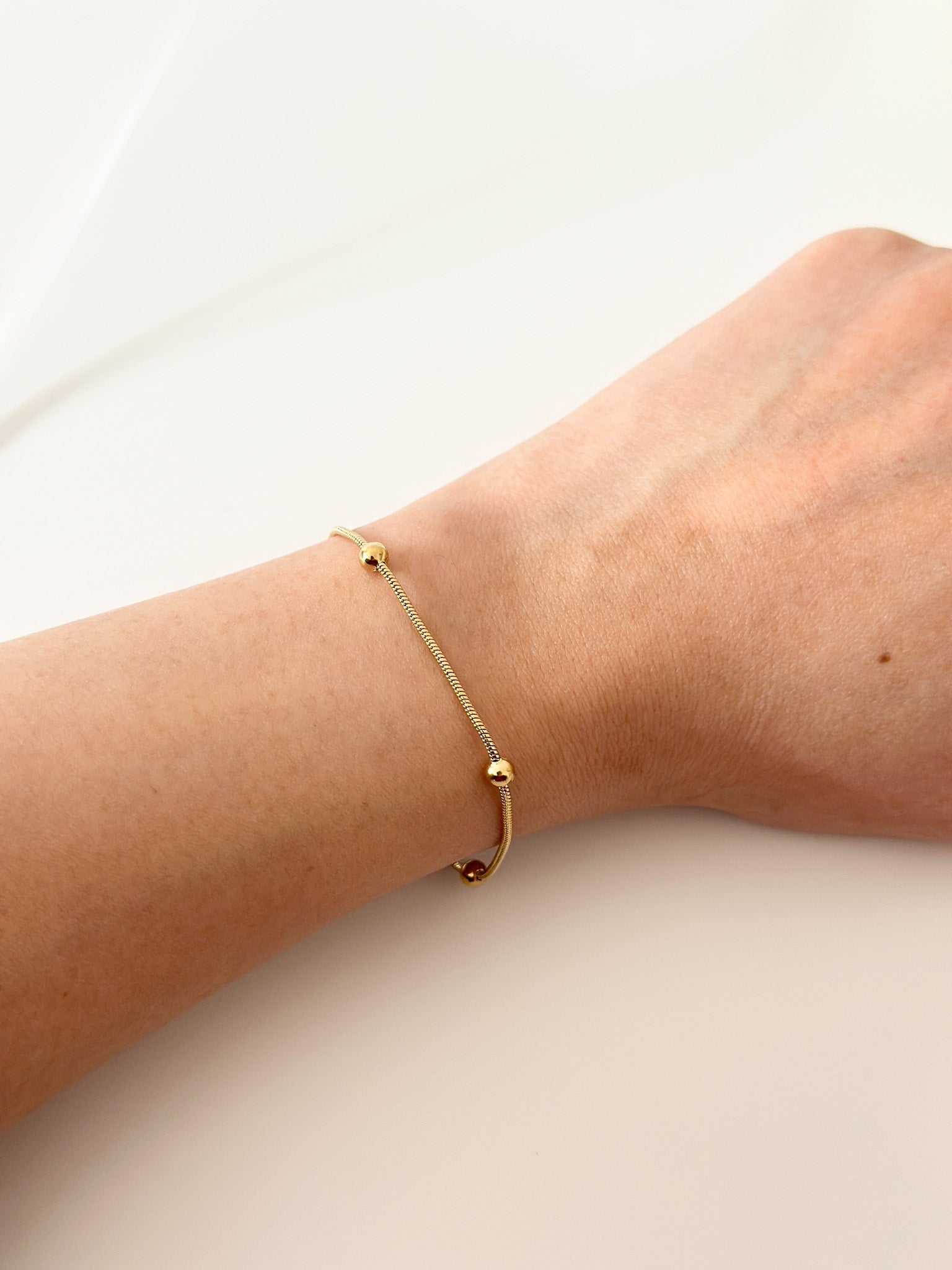 Gold Snake Bead Bracelet - Jas | Gold bracelet - Jas | Perfect On You