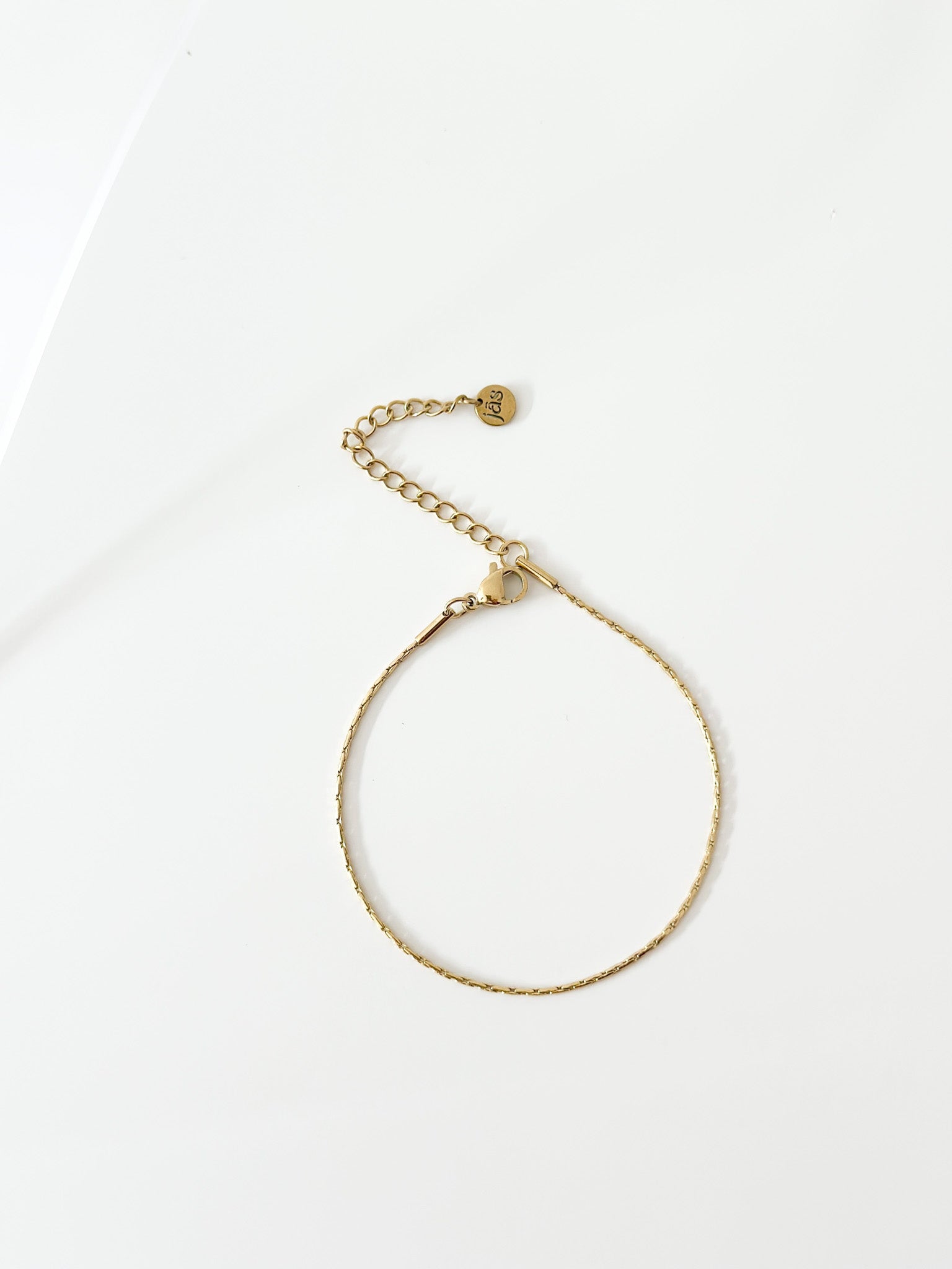 Gold thin Box Bracelet - Jas | Gold bracelet - Jas | Perfect On You