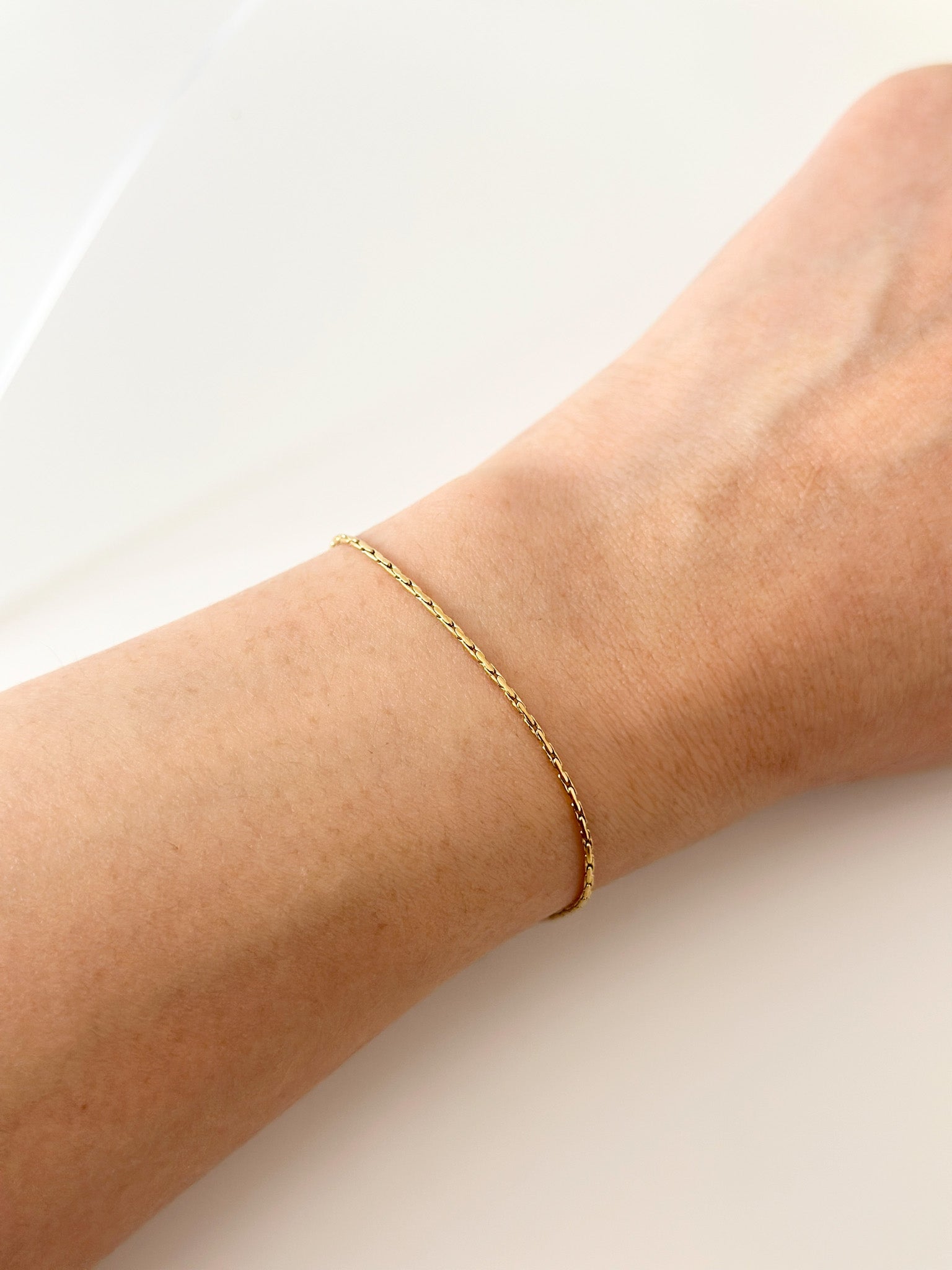 Gold thin Box Bracelet - Jas | Gold bracelet - Jas | Perfect On You