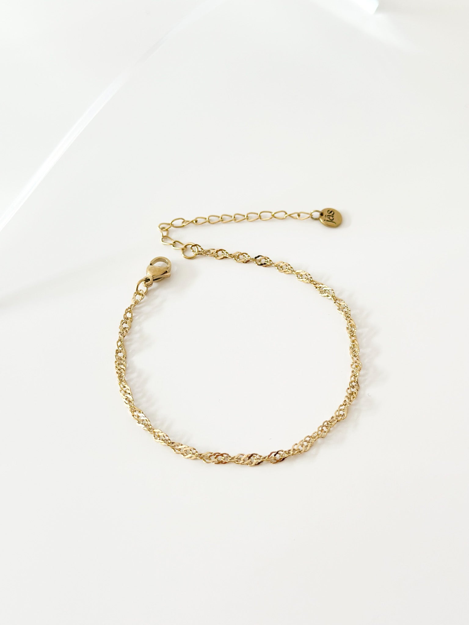 Gold Twist Bracelet - Jas | Gold bracelet - Jas | Perfect On You