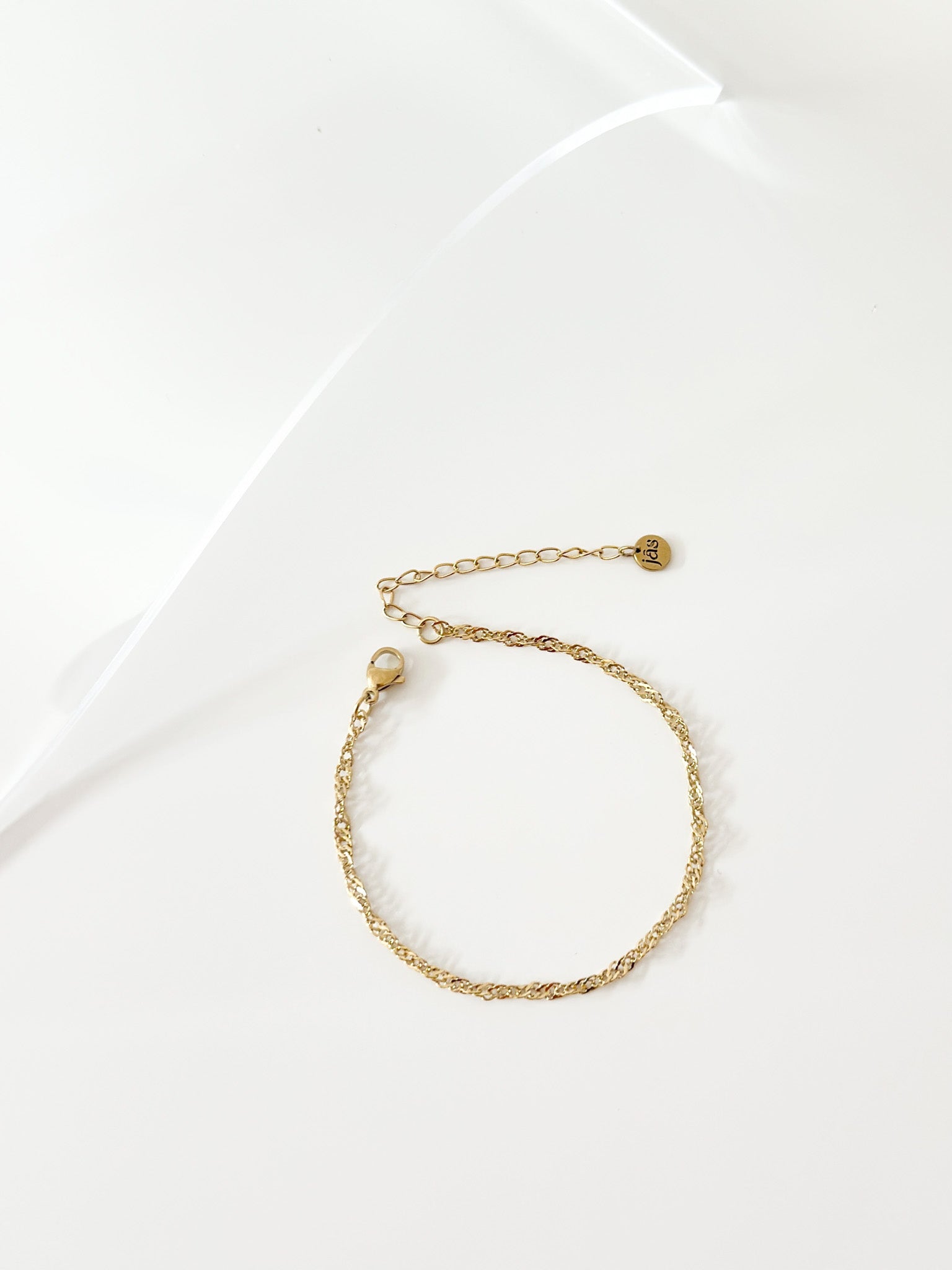 Gold Twist Bracelet - Jas | Gold bracelet - Jas | Perfect On You