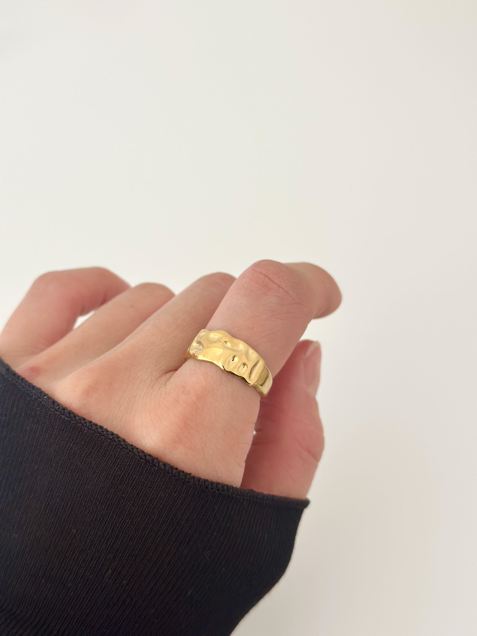 Golden Edge Ring - Jas | Gold Ring - Jas | Perfect On You